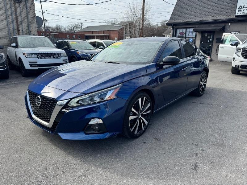 Nissan Altima  2022