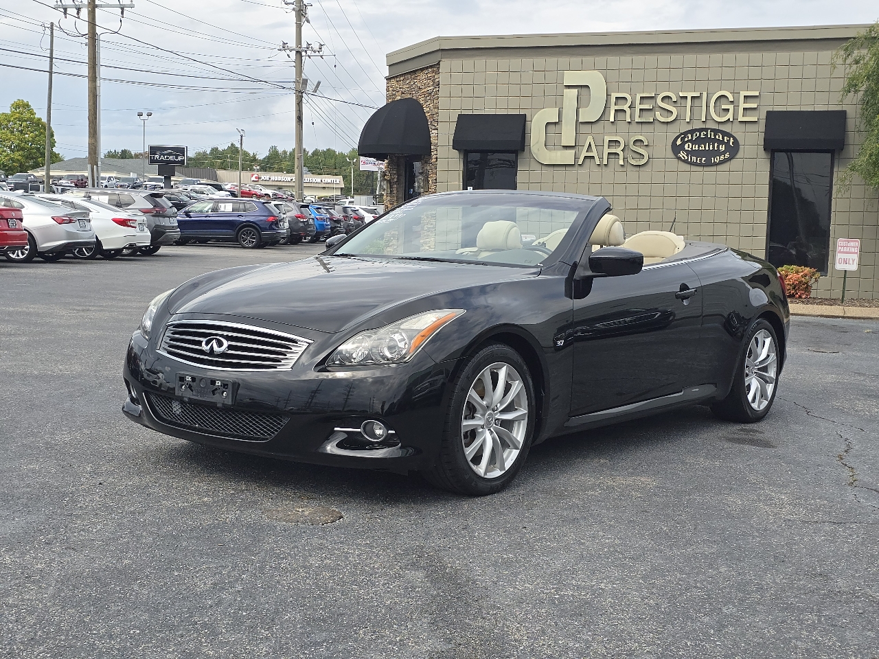 2015 Infiniti Q60 photo 2