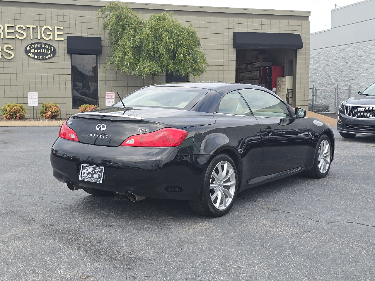 2015 Infiniti Q60 photo 4