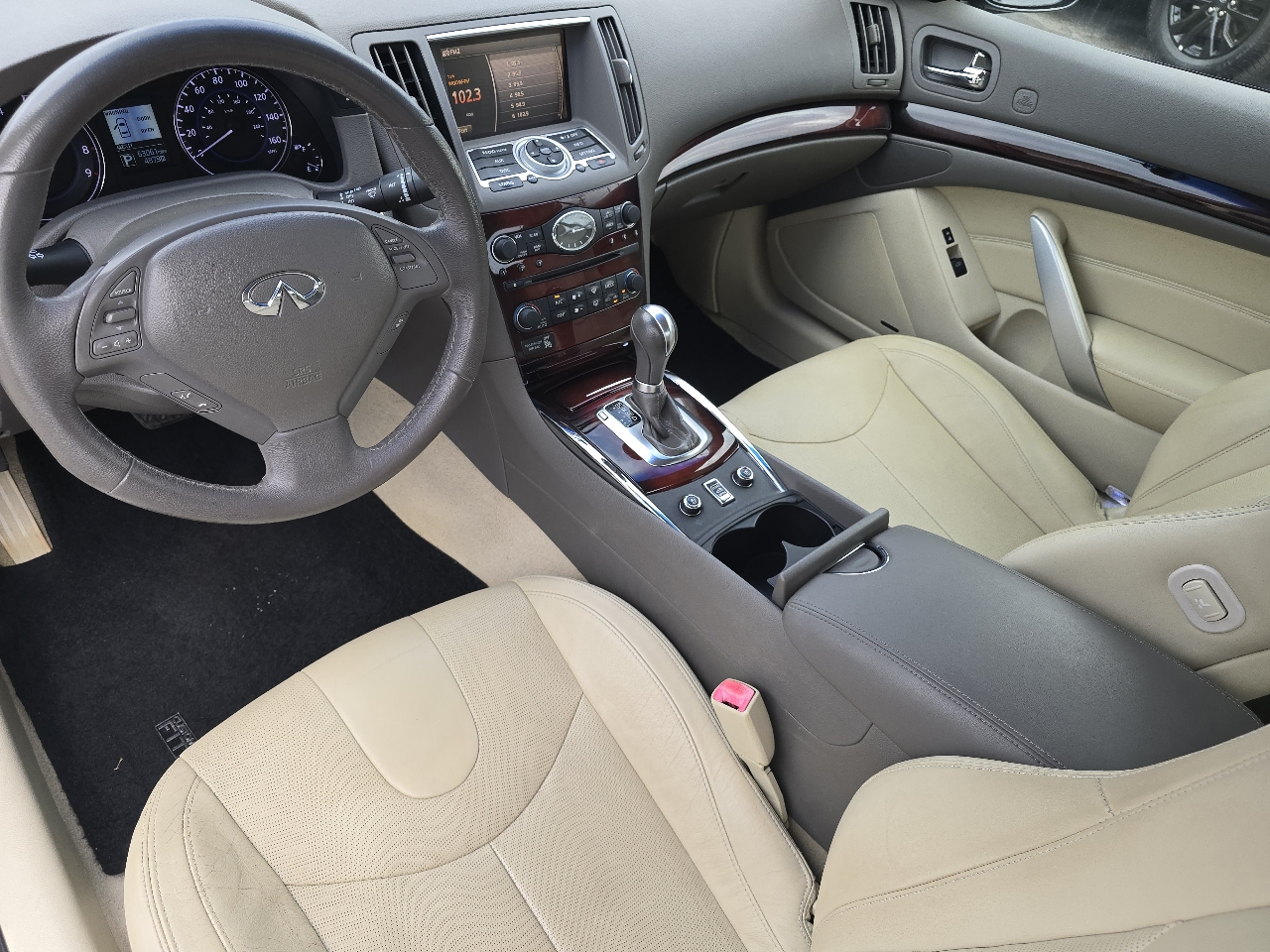 2015 Infiniti Q60 photo 7