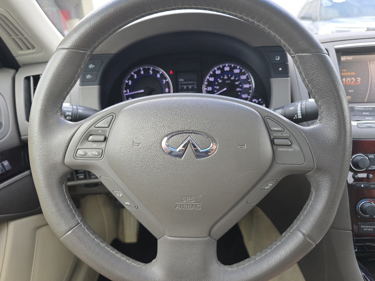 2015 Infiniti Q60 photo 13