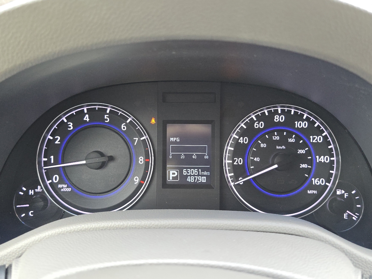 2015 Infiniti Q60 photo 16