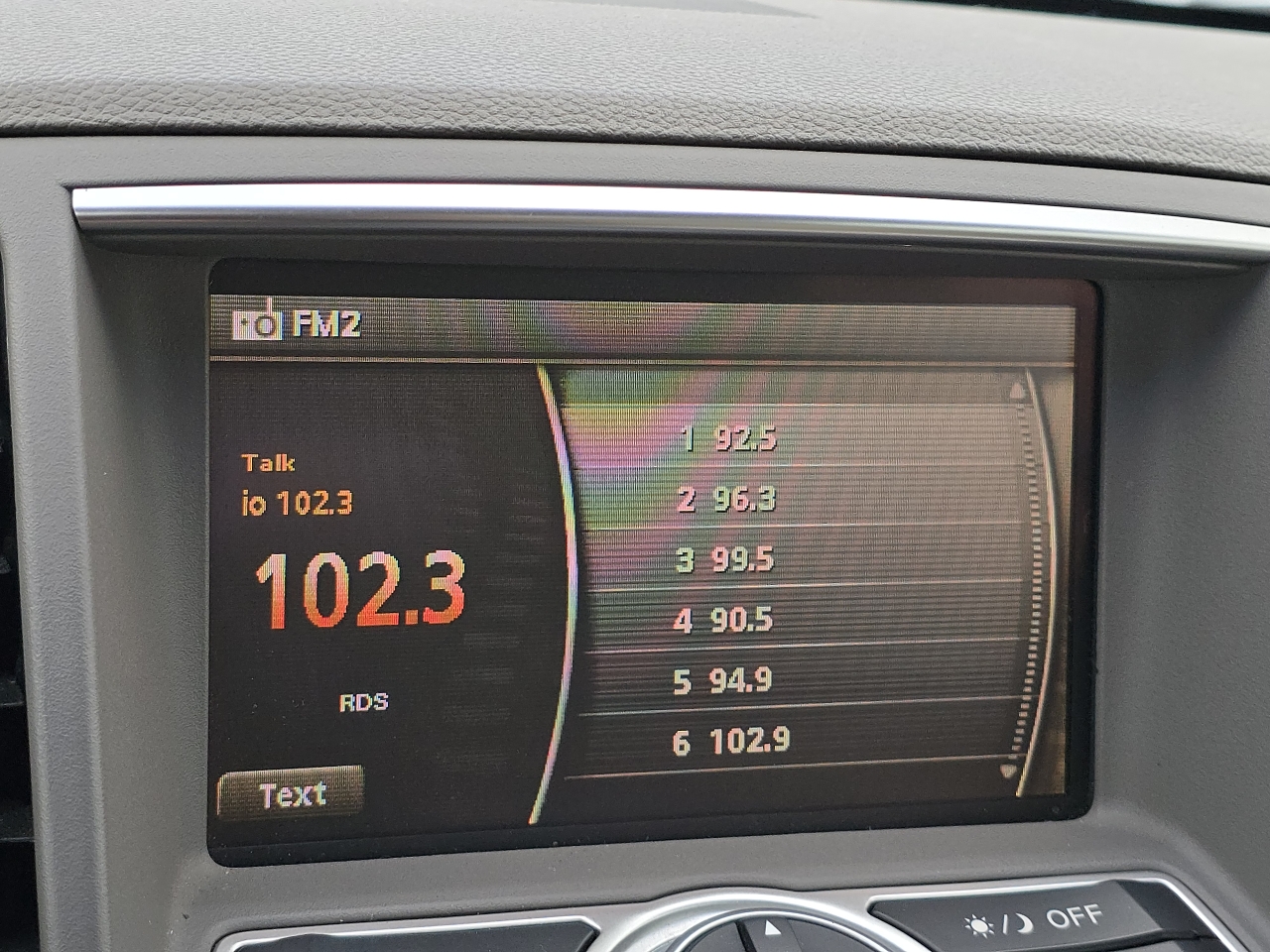 2015 Infiniti Q60 photo 19
