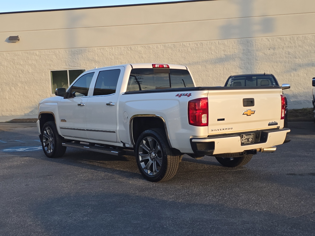 2018 Chevrolet Silverado 1500 High Country photo 3