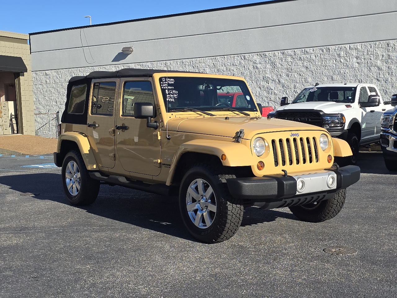 Jeep Wrangler Unlimited 4WD 4dr Sahara 2013