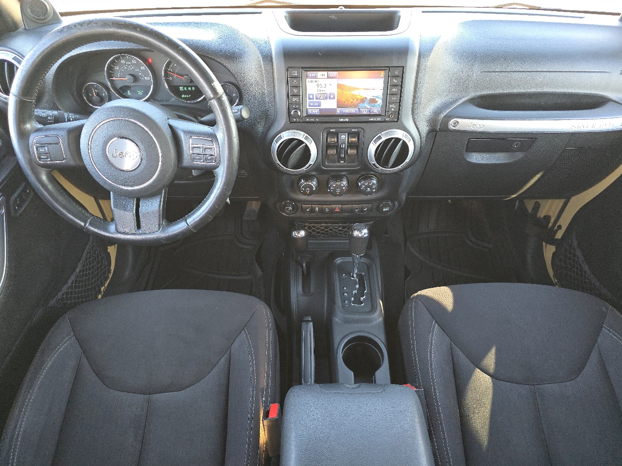 Jeep Wrangler Unlimited 4WD 4dr Sahara 2013
