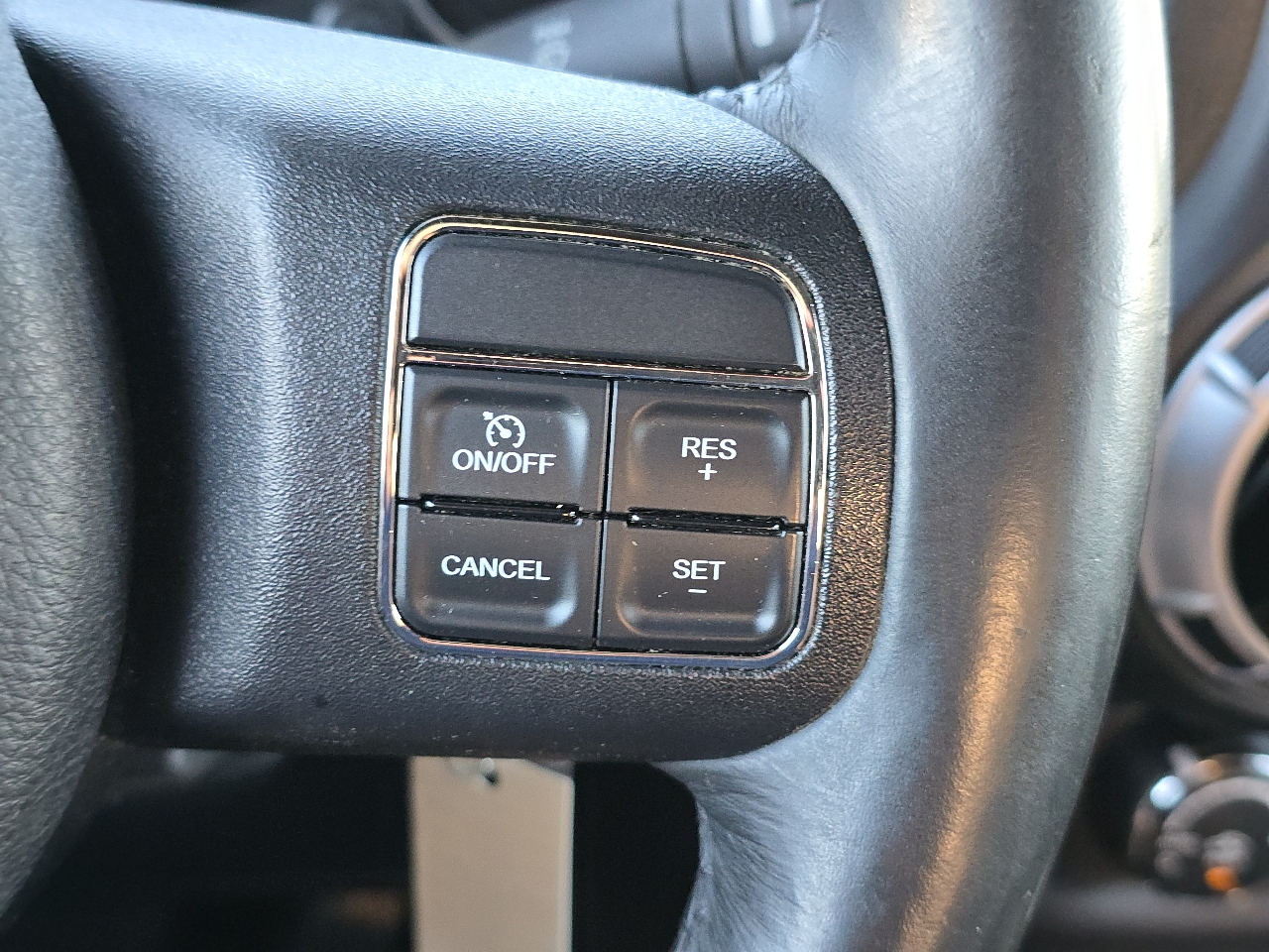 Jeep Wrangler Unlimited 4WD 4dr Sahara 2013