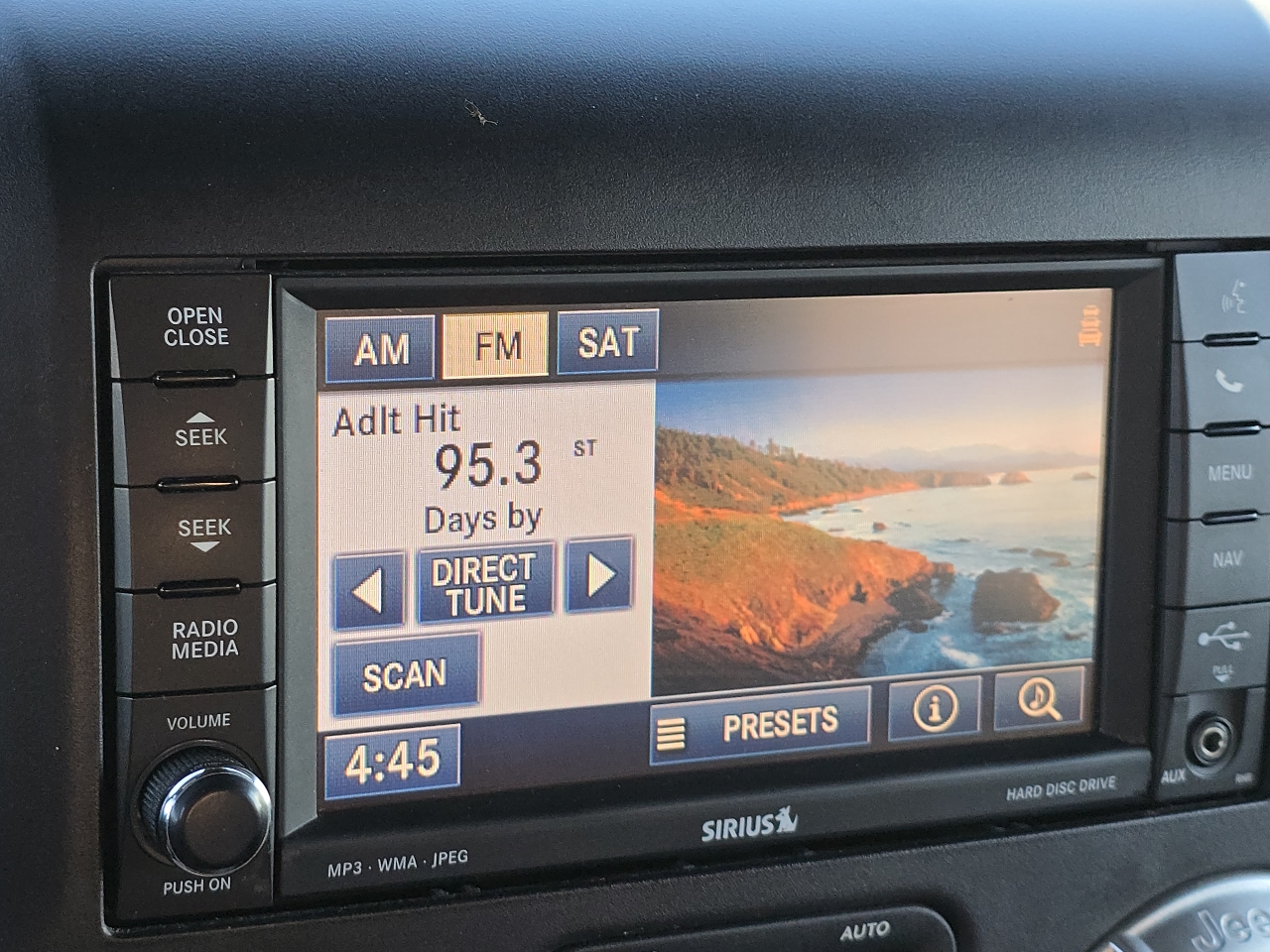 Jeep Wrangler Unlimited 4WD 4dr Sahara 2013