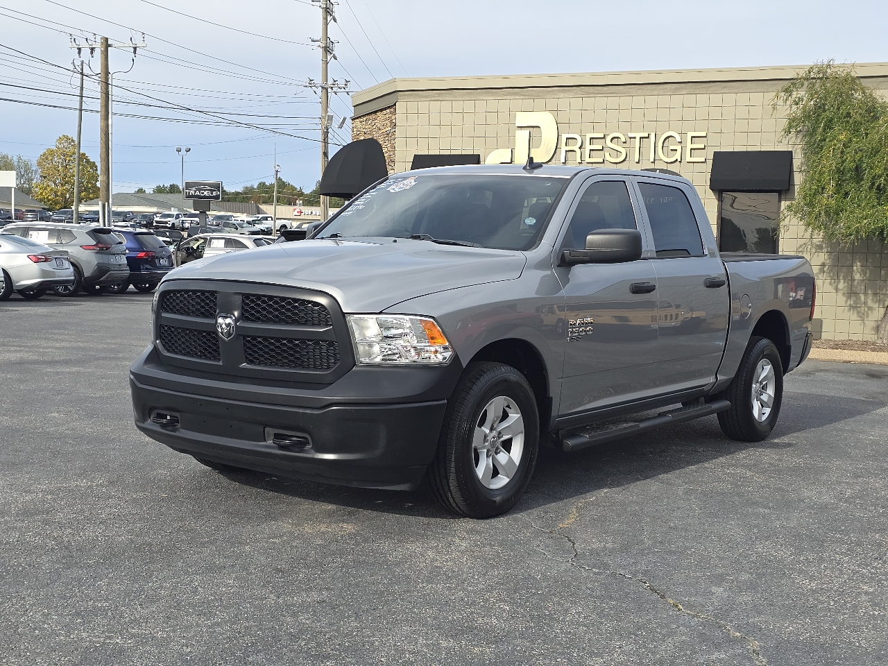 RAM 1500 Classic Tradesman 4x4 Crew Cab 5'7" Box 2021