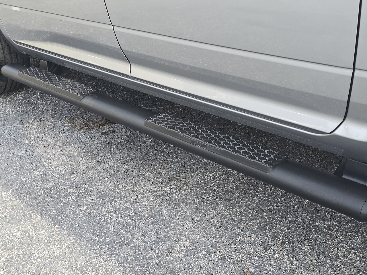 RAM 1500 Classic Tradesman 4x4 Crew Cab 5'7" Box 2021