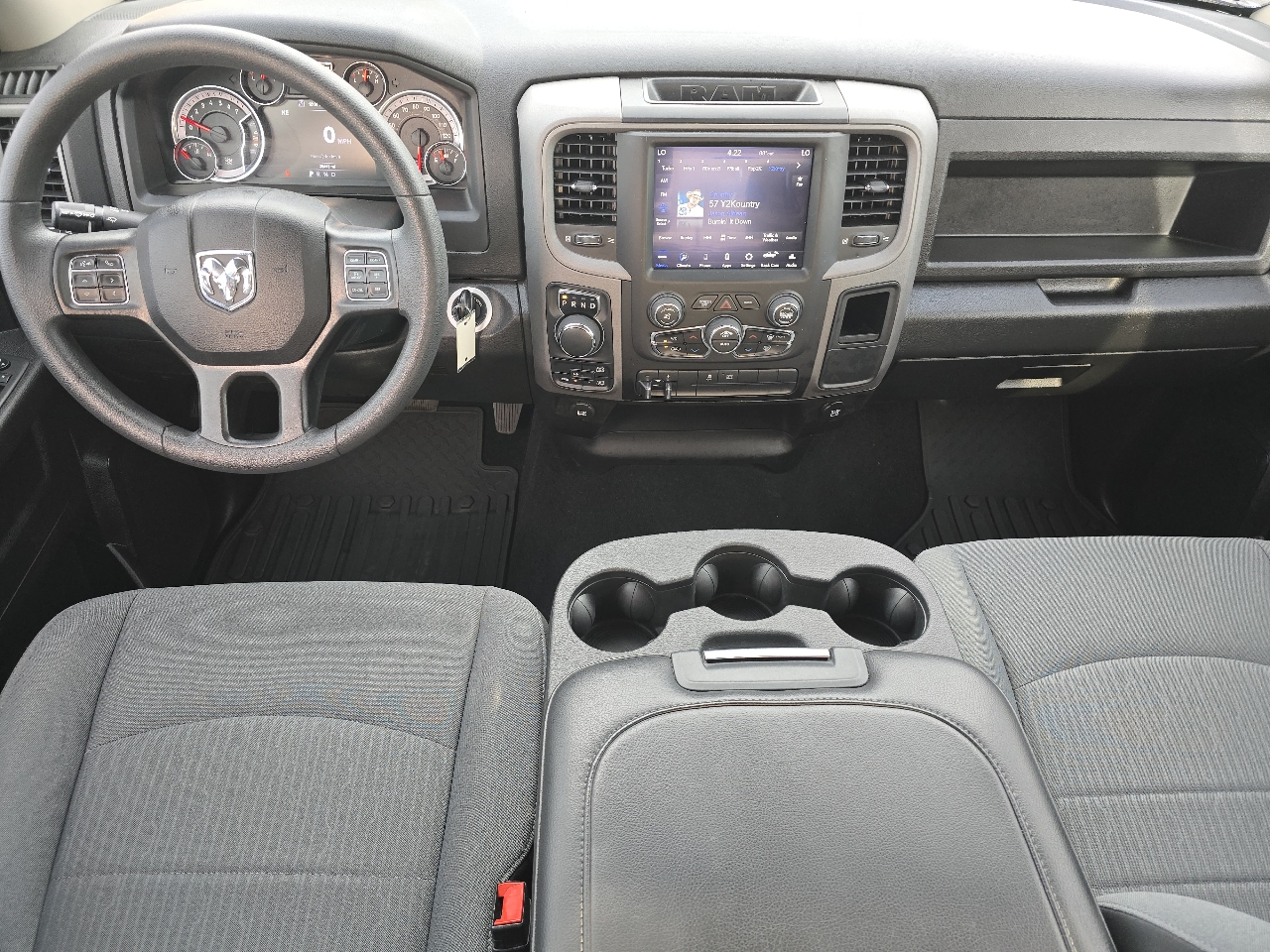 RAM 1500 Classic Tradesman 4x4 Crew Cab 5'7" Box 2021