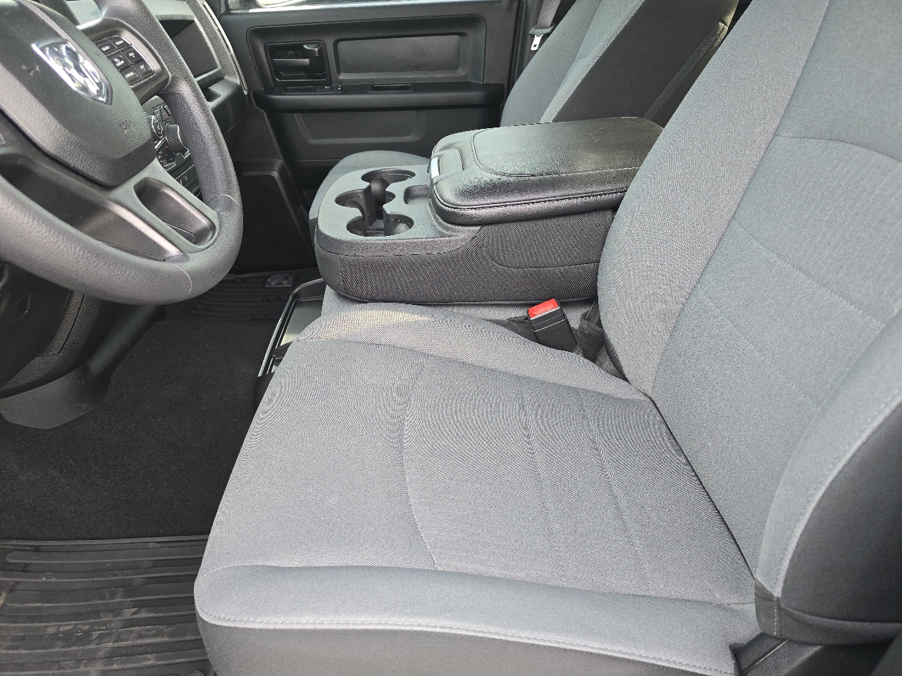 RAM 1500 Classic Tradesman 4x4 Crew Cab 5'7" Box 2021