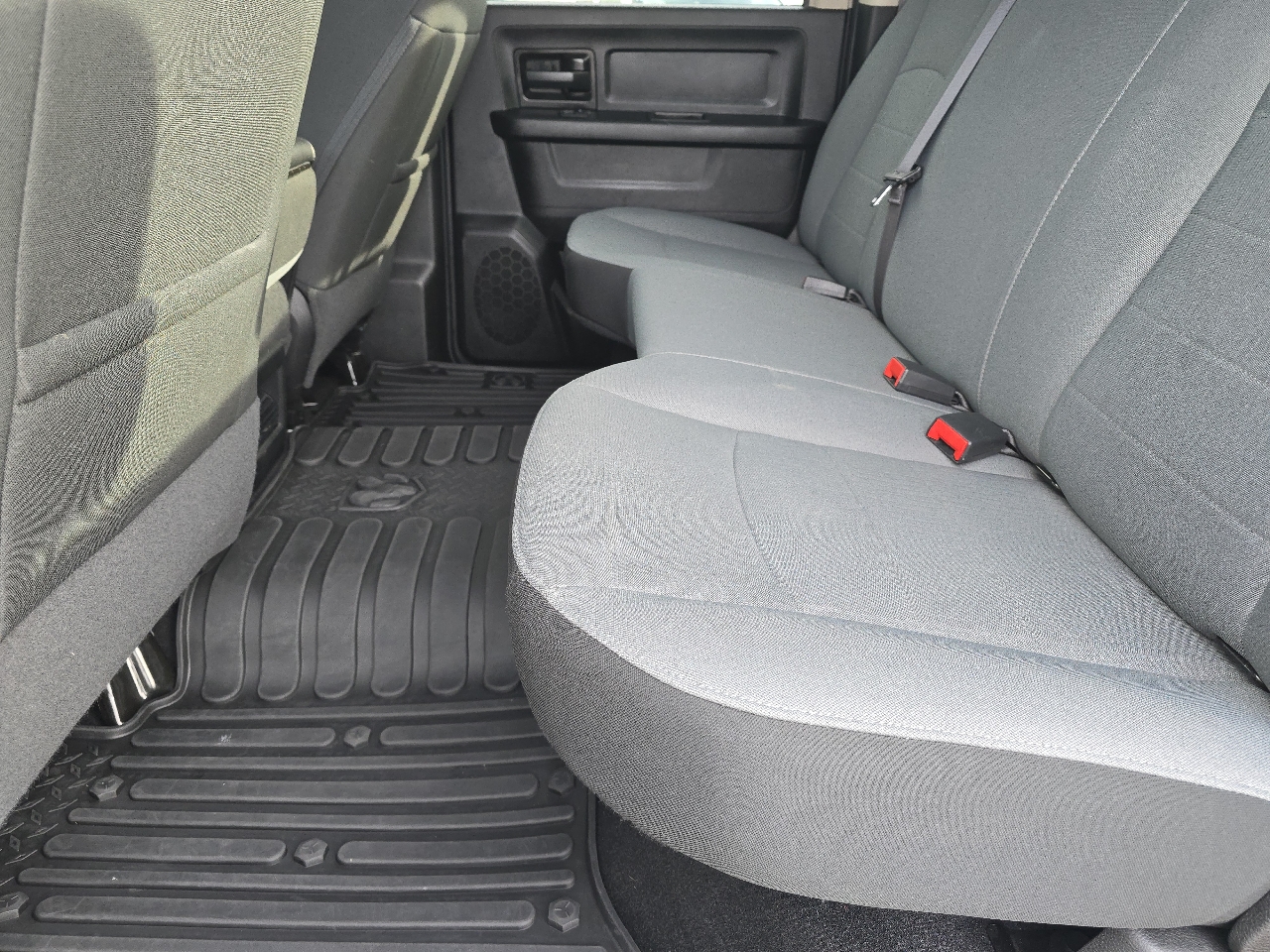 RAM 1500 Classic Tradesman 4x4 Crew Cab 5'7" Box 2021