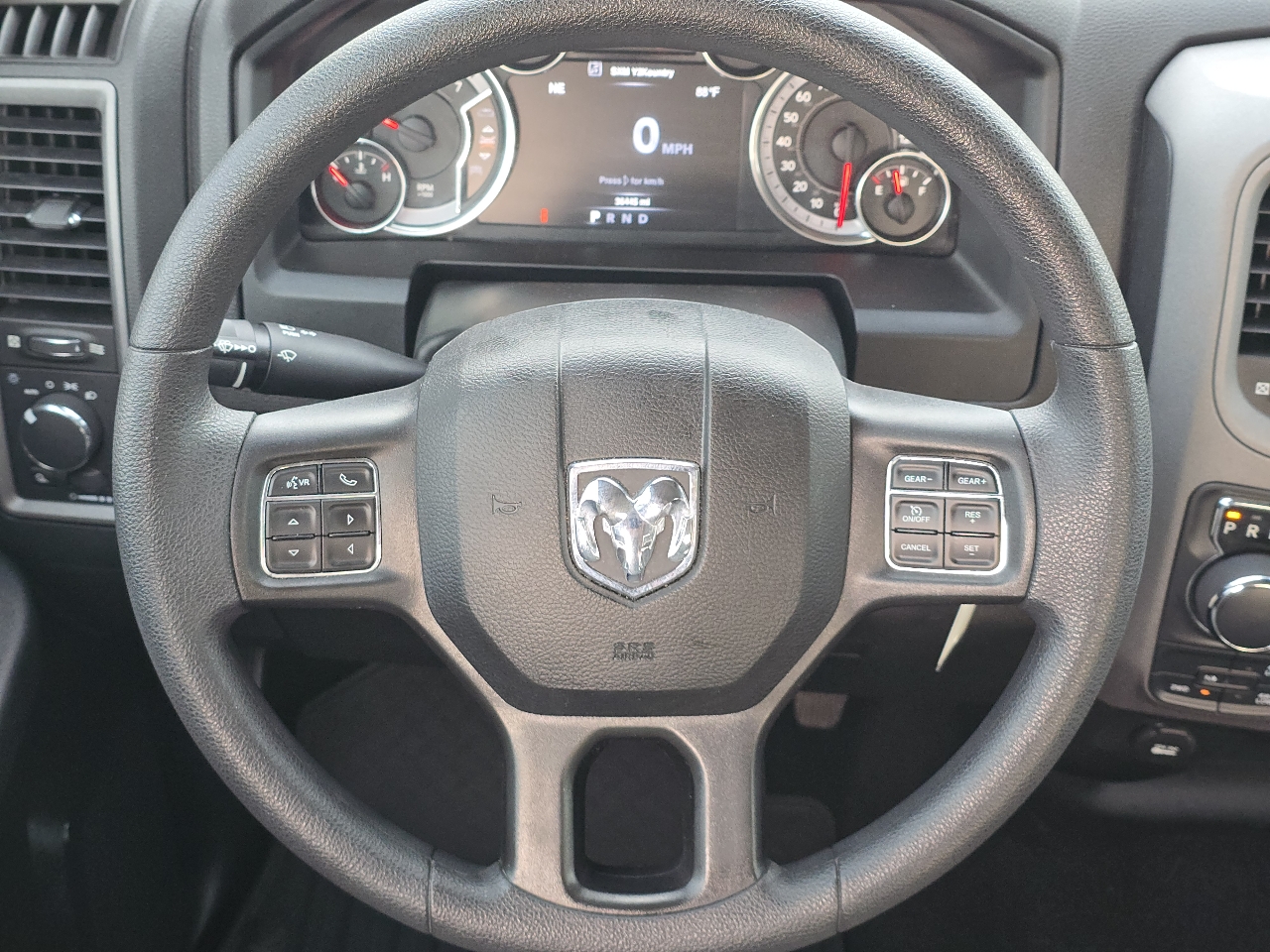 RAM 1500 Classic Tradesman 4x4 Crew Cab 5'7" Box 2021