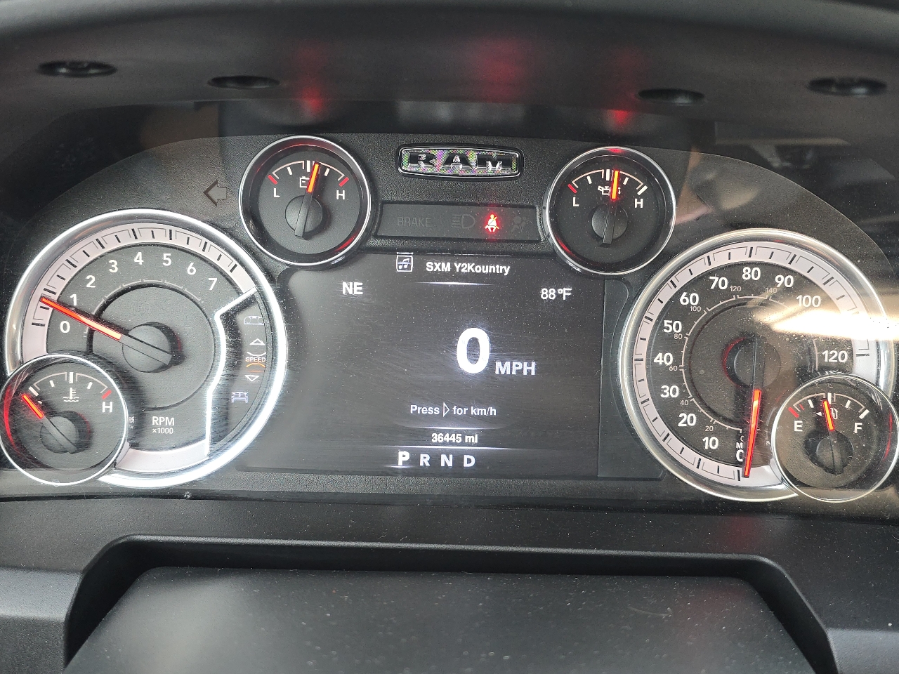 RAM 1500 Classic Tradesman 4x4 Crew Cab 5'7" Box 2021