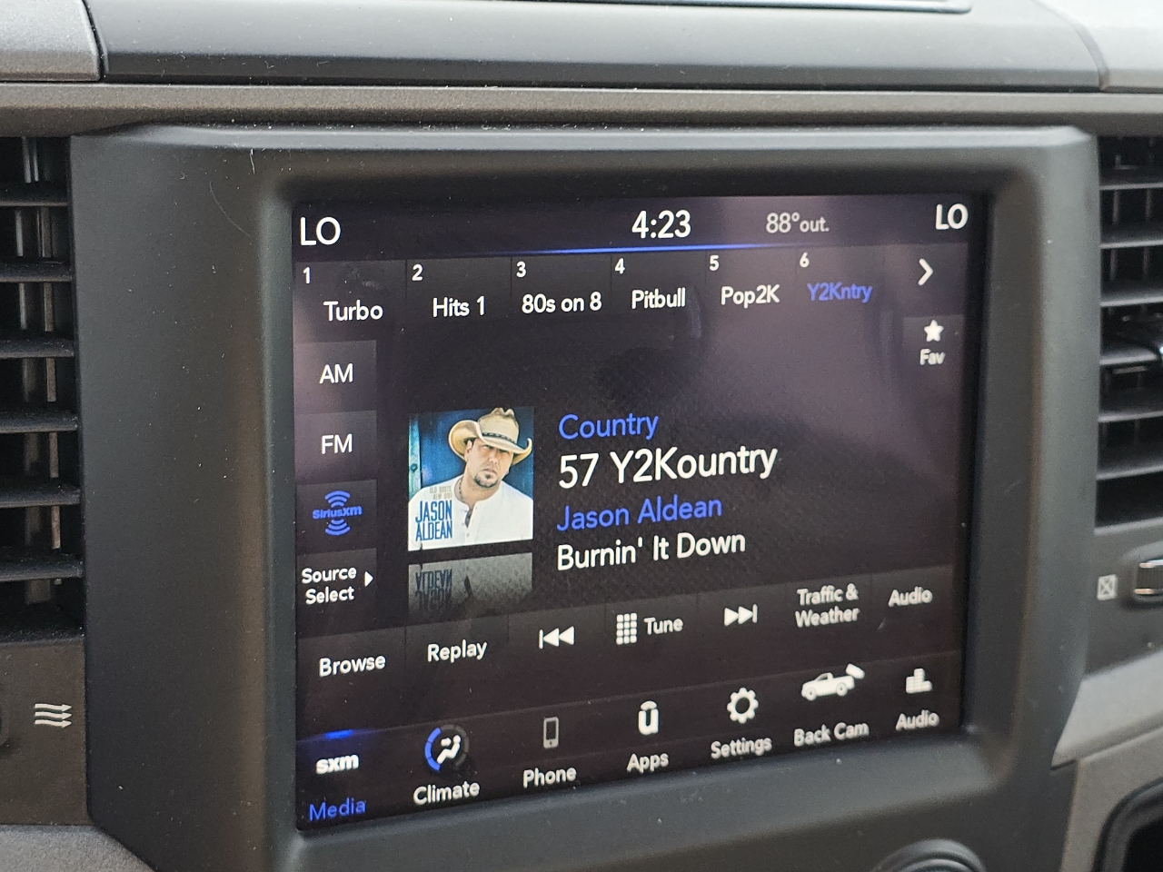 RAM 1500 Classic Tradesman 4x4 Crew Cab 5'7" Box 2021