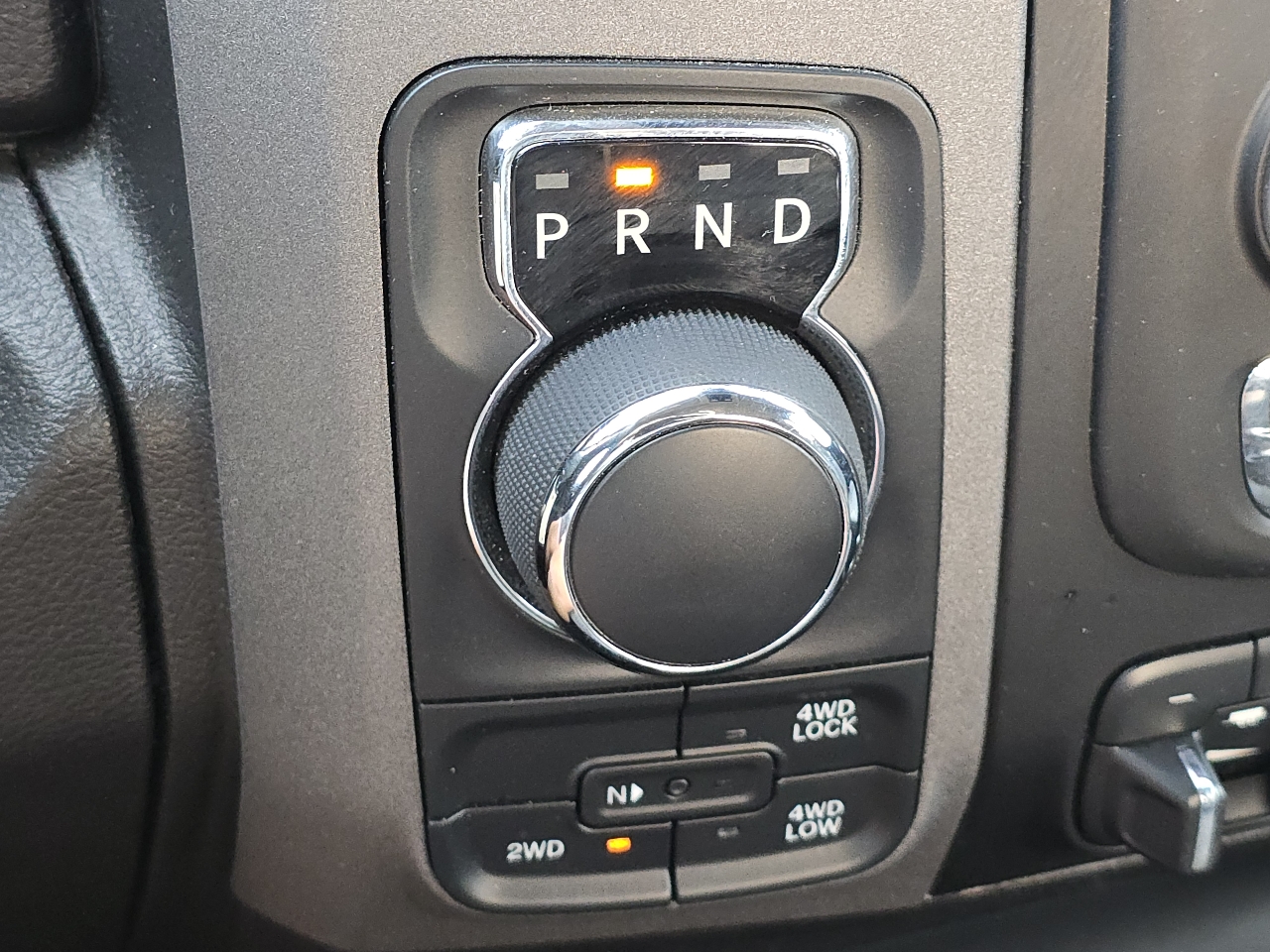 RAM 1500 Classic Tradesman 4x4 Crew Cab 5'7" Box 2021