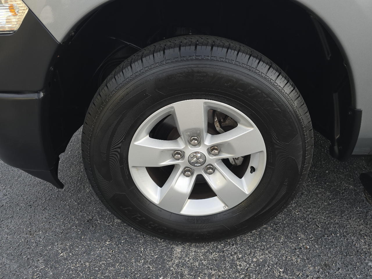 RAM 1500 Classic Tradesman 4x4 Crew Cab 5'7" Box 2021