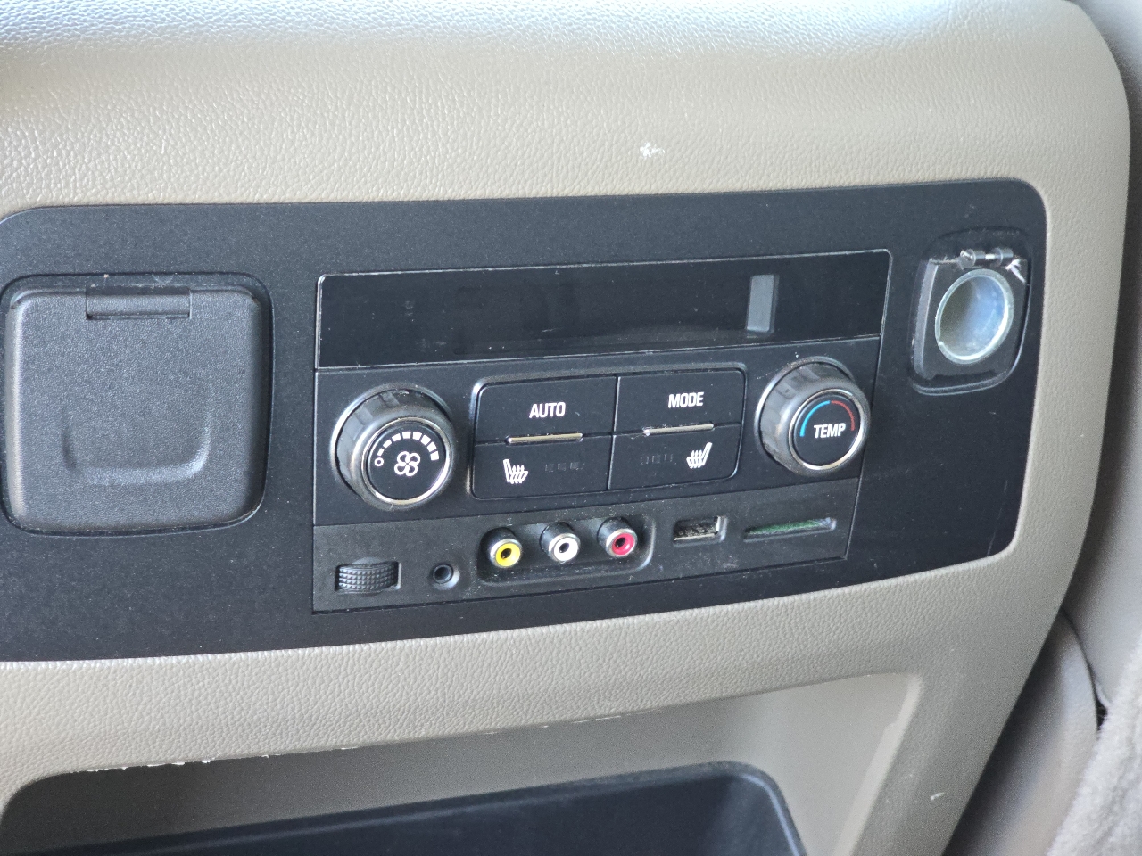 Chevrolet Tahoe 4WD 4dr LTZ 2015