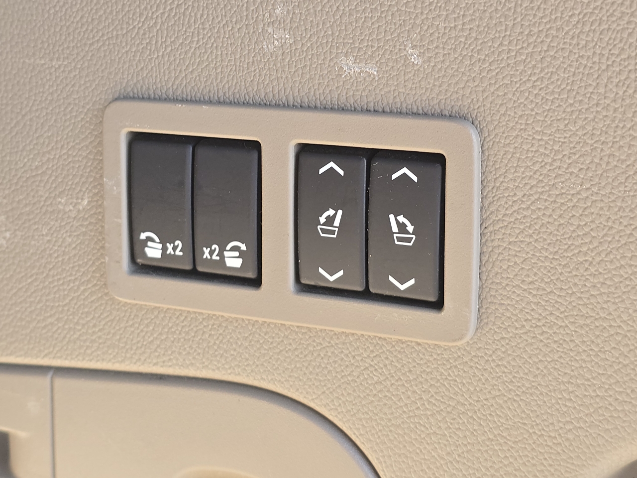 Chevrolet Tahoe 4WD 4dr LTZ 2015