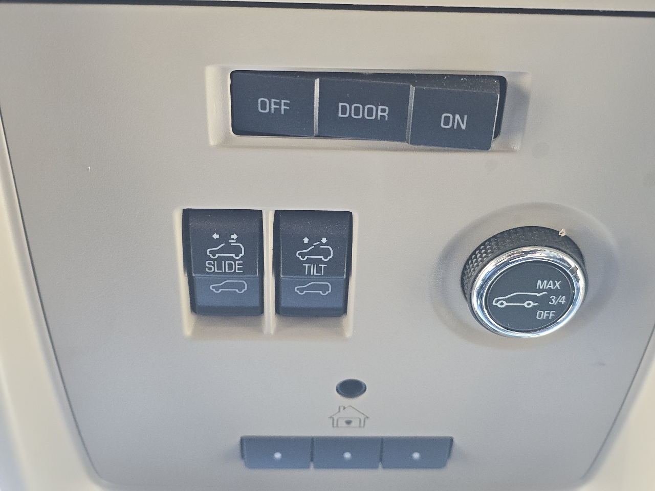 Chevrolet Tahoe 4WD 4dr LTZ 2015