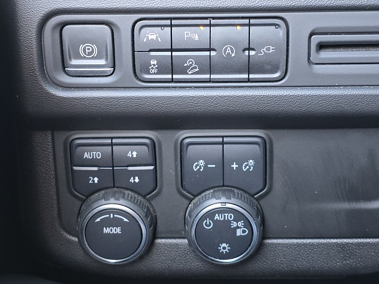 Chevrolet Tahoe 4WD 4dr Z71 2021