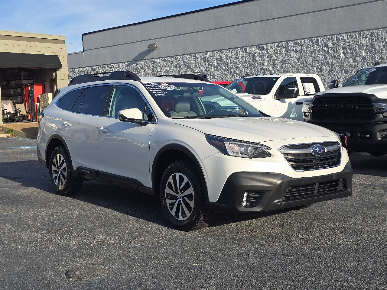 2022 Subaru Outback Premium photo 3
