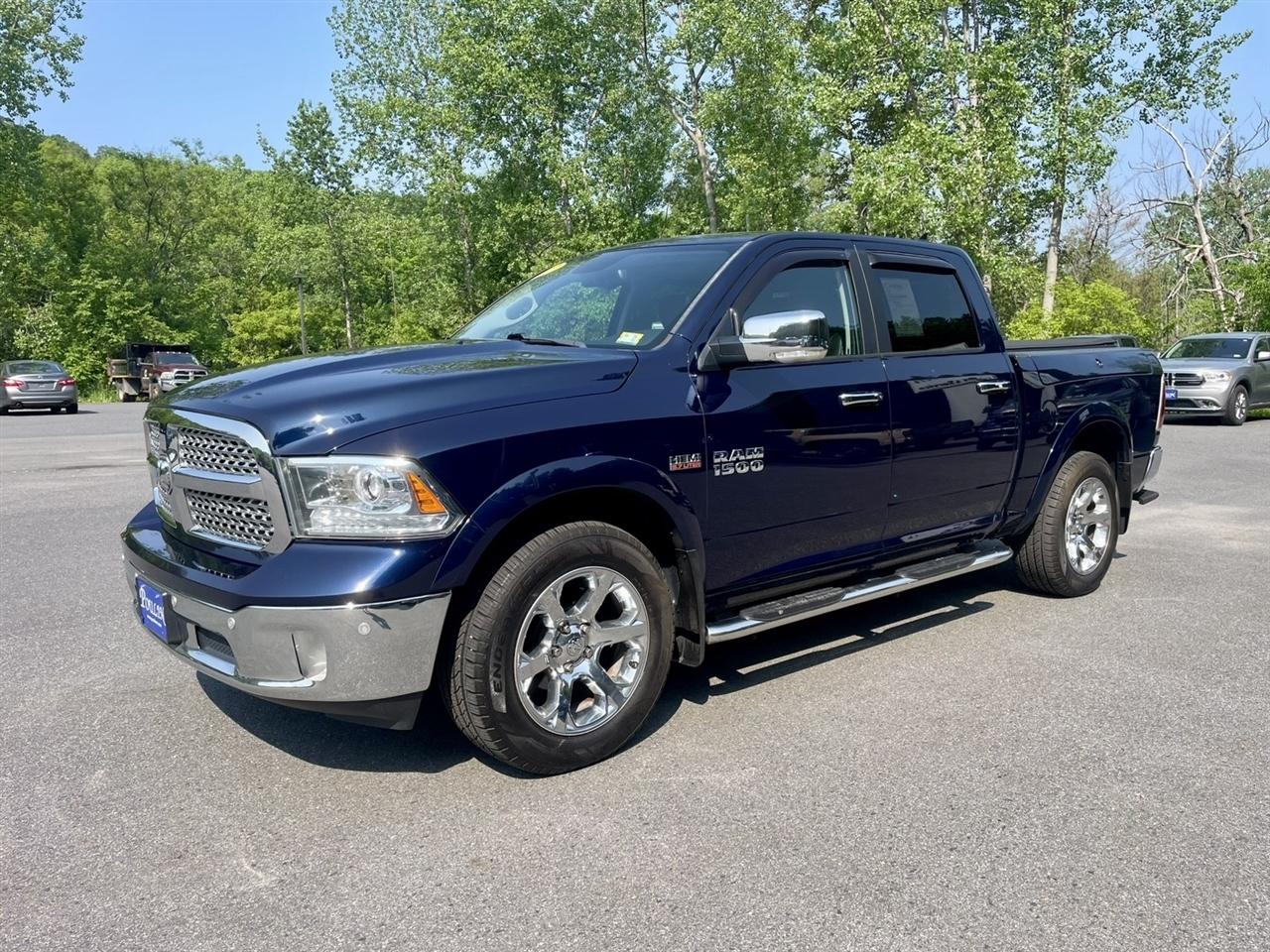 RAM 1500 Laramie Crew Cab SWB 4WD 2017