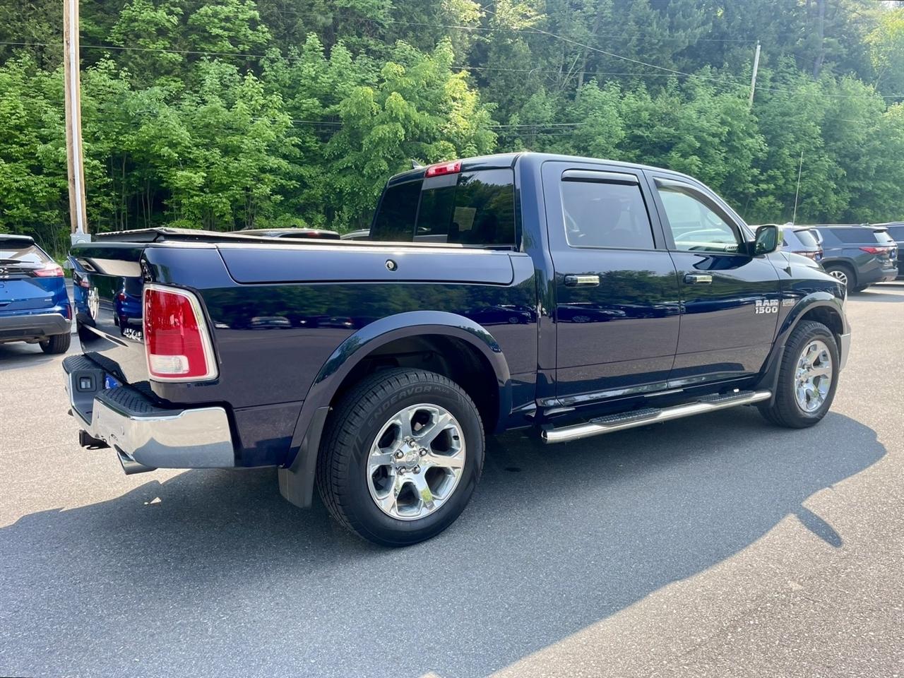 RAM 1500 Laramie Crew Cab SWB 4WD 2017