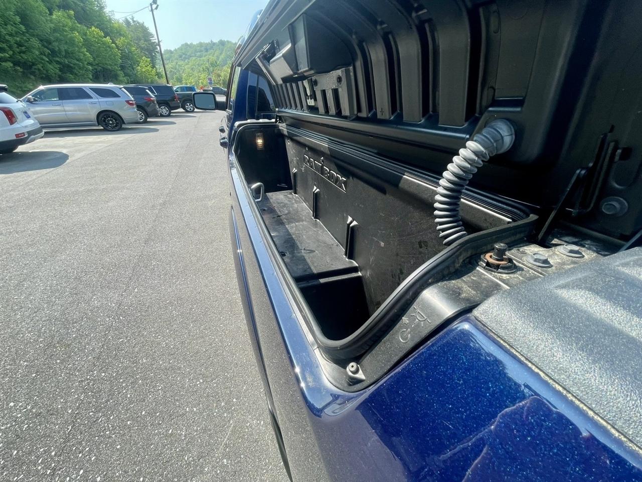 RAM 1500 Laramie Crew Cab SWB 4WD 2017