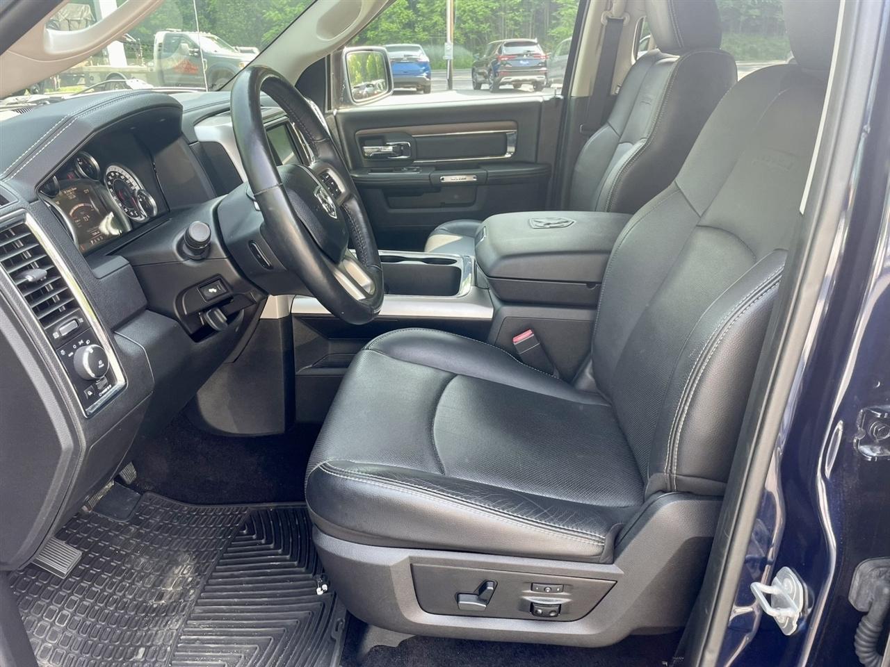 RAM 1500 Laramie Crew Cab SWB 4WD 2017