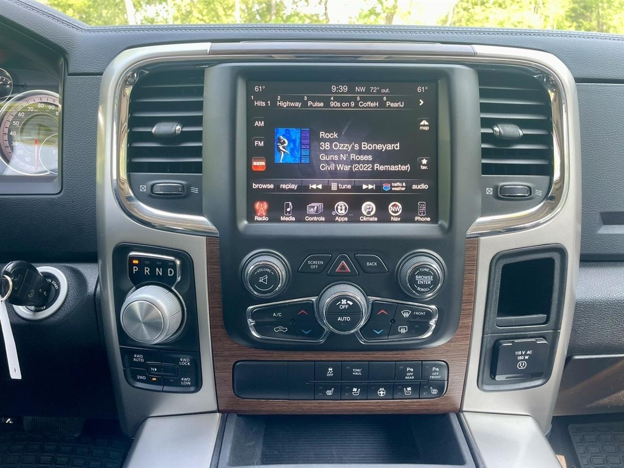 RAM 1500 Laramie Crew Cab SWB 4WD 2017