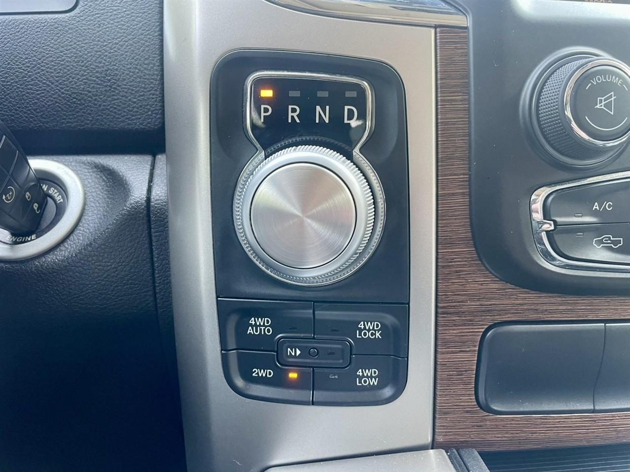 RAM 1500 Laramie Crew Cab SWB 4WD 2017