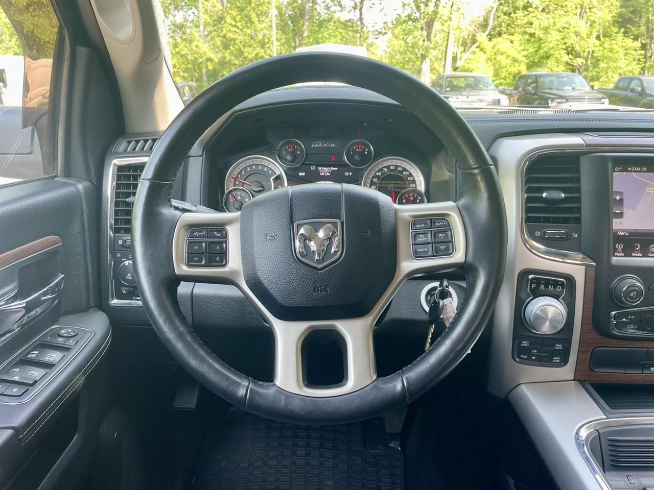 RAM 1500 Laramie Crew Cab SWB 4WD 2017