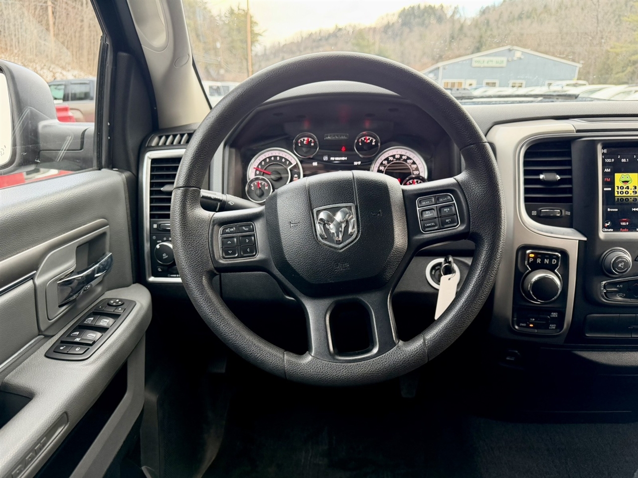 RAM 1500 Classic Warlock 4x4 Crew Cab 5'7" Box 2019