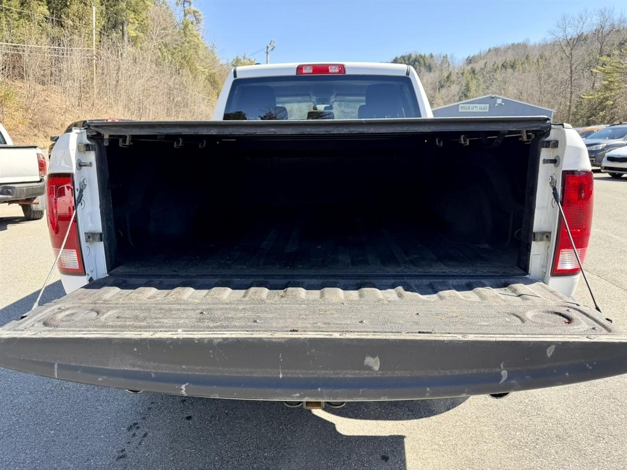 RAM 1500 Classic Express 4x4 Quad Cab 6'4" Box 2019