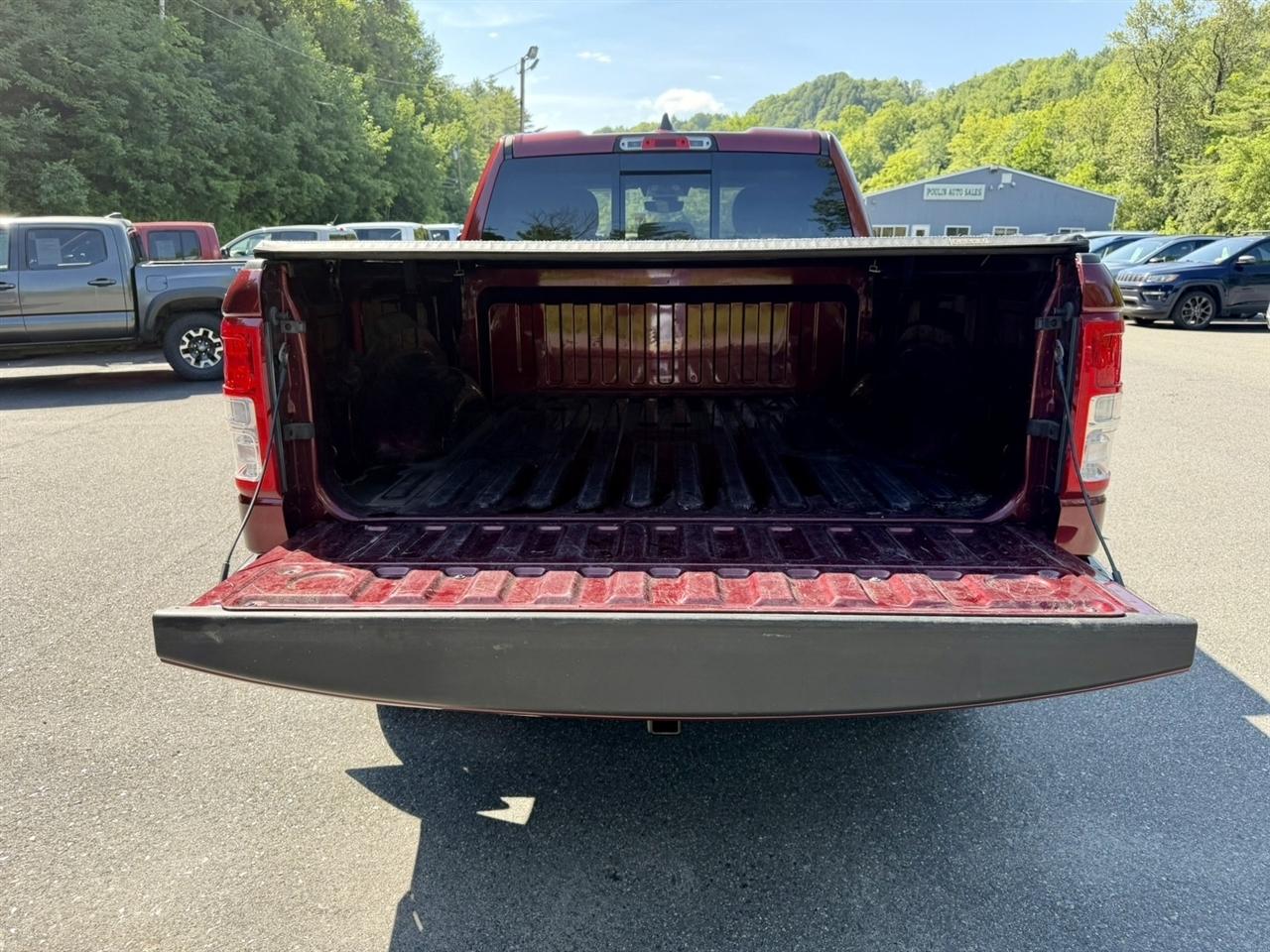 RAM 1500 Big Horn 4x4 Quad Cab 6'4" Box 2021