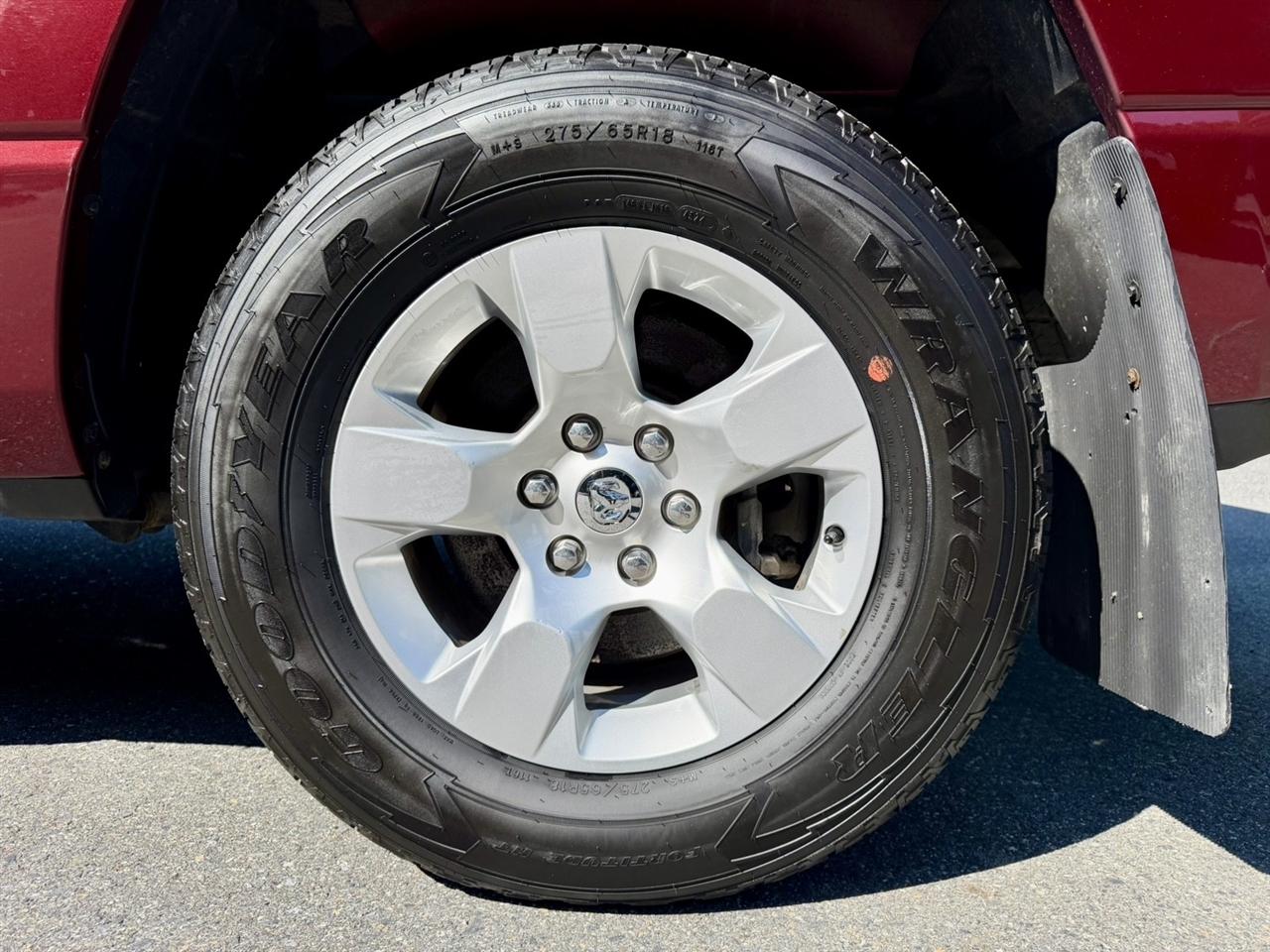 RAM 1500 Big Horn 4x4 Quad Cab 6'4" Box 2021