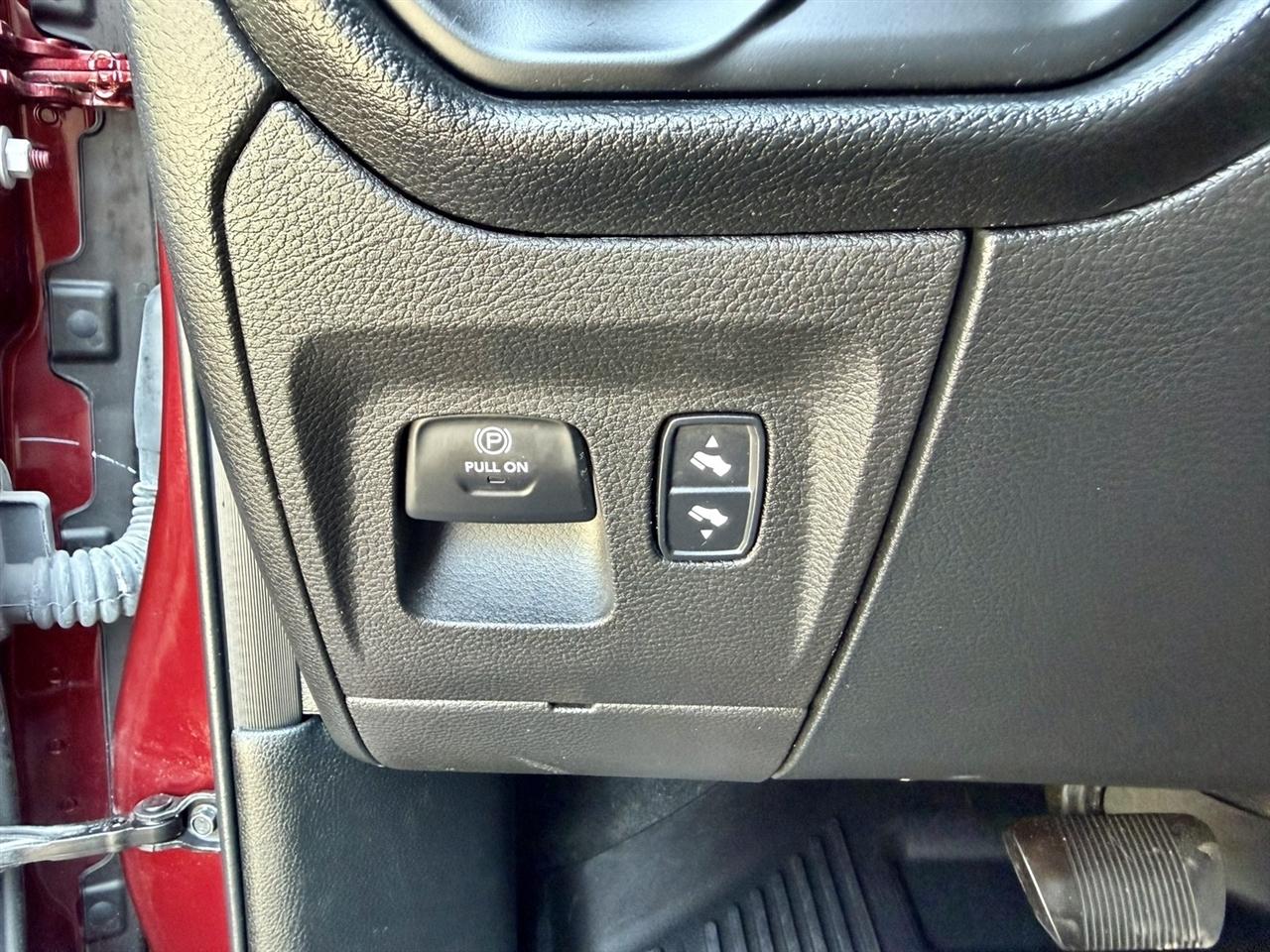 RAM 1500 Big Horn 4x4 Quad Cab 6'4" Box 2021