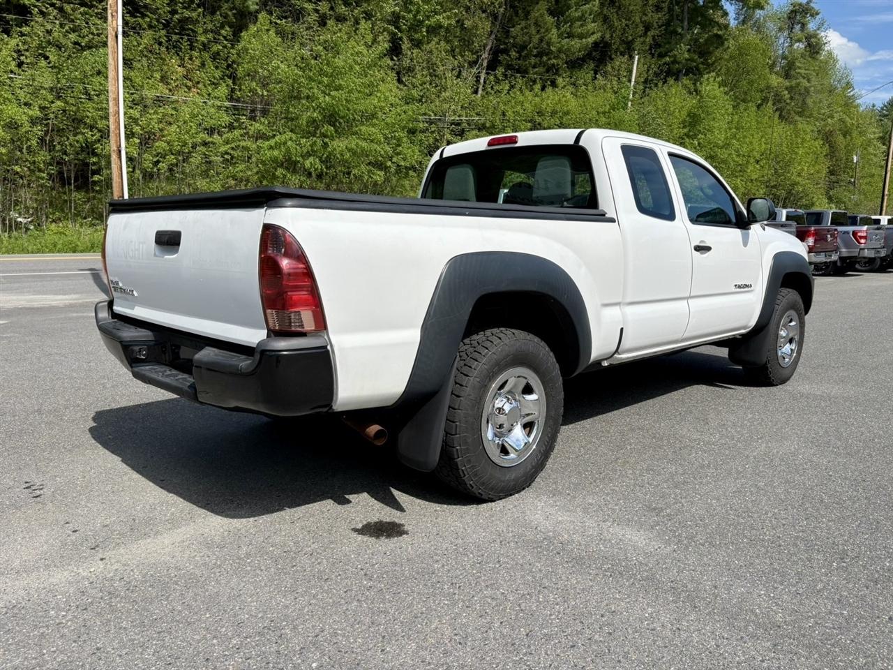 Toyota Tacoma 4WD Access Cab I4 MT (Natl) 2012