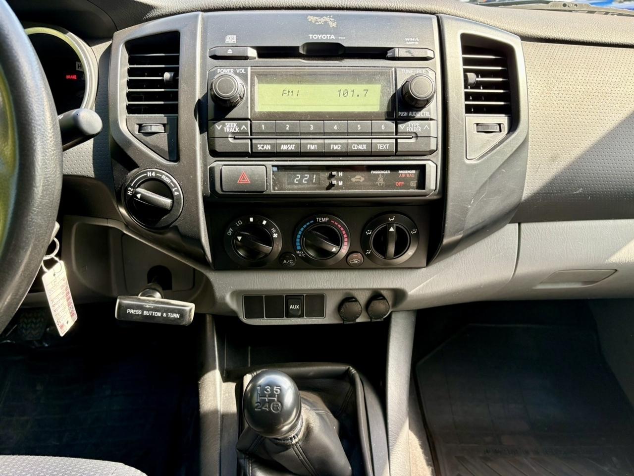 Toyota Tacoma 4WD Access Cab I4 MT (Natl) 2012