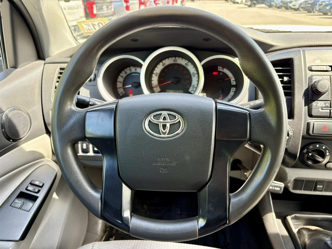 Toyota Tacoma 4WD Access Cab I4 MT (Natl) 2012