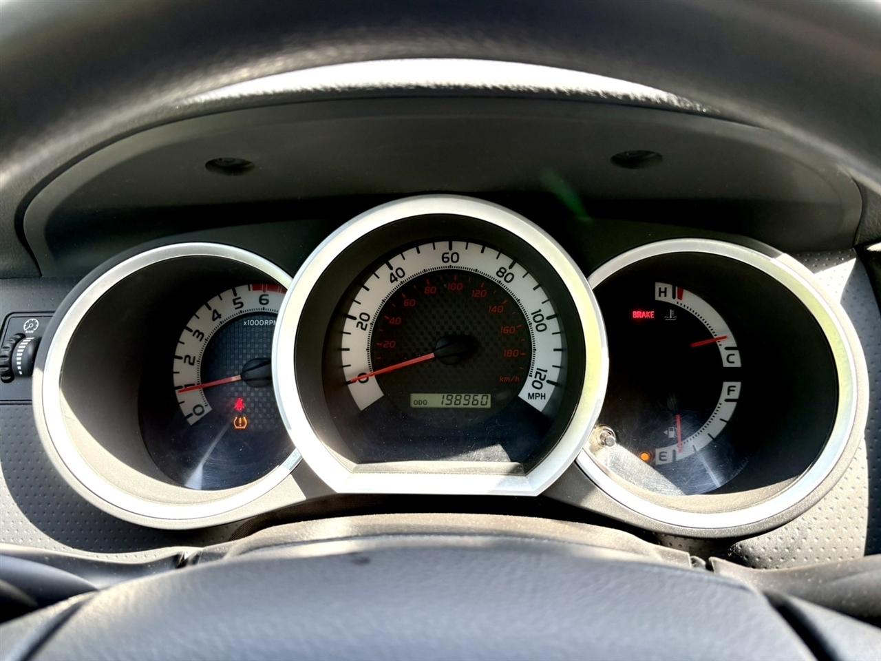 Toyota Tacoma 4WD Access Cab I4 MT (Natl) 2012