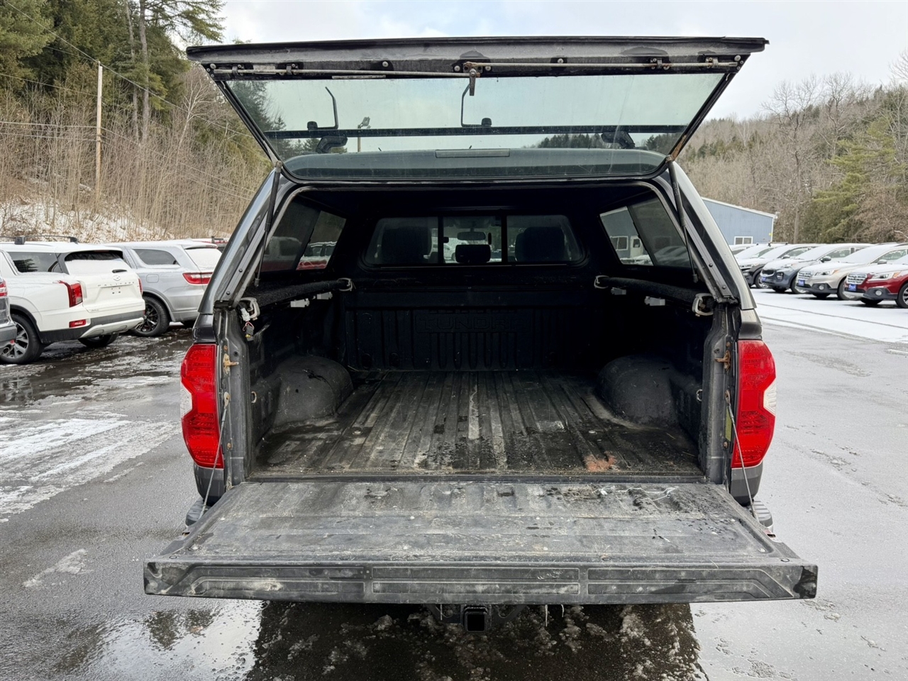 Toyota Tundra SR5 5.7L V8 Double Cab 4WD 2017