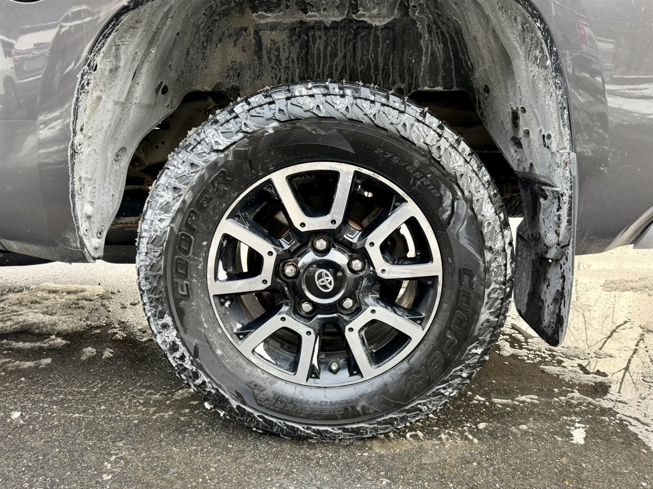 Toyota Tundra SR5 5.7L V8 Double Cab 4WD 2017