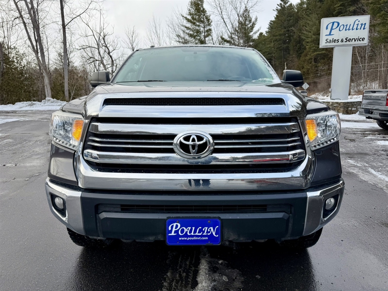 Toyota Tundra SR5 5.7L V8 Double Cab 4WD 2017
