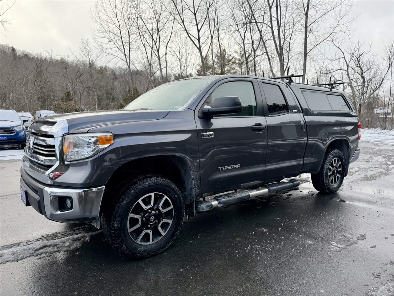 Toyota Tundra SR5 5.7L V8 Double Cab 4WD 2017