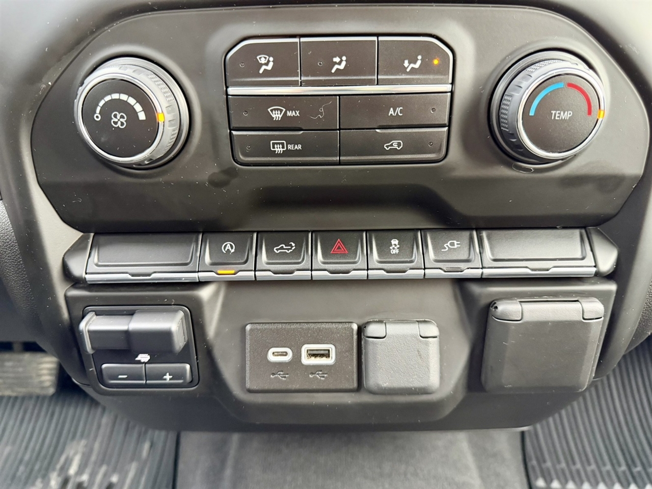 Chevrolet Silverado 1500 Custom Crew Cab Long Box 4WD 2021