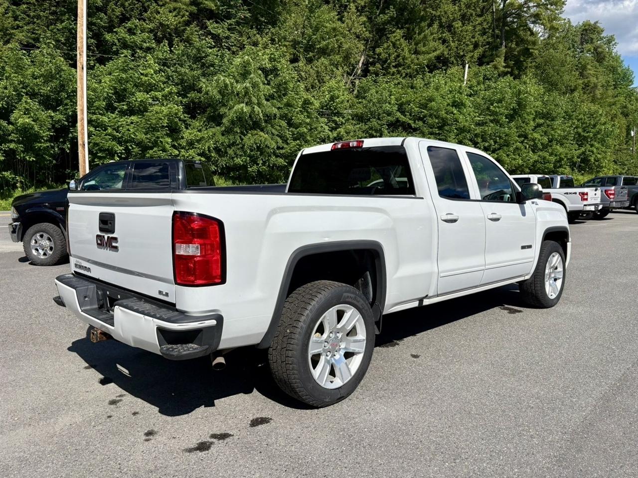 GMC Sierra 1500 4WD Double Cab 143.5" SLE 2018