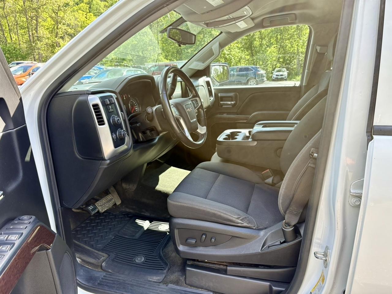 GMC Sierra 1500 4WD Double Cab 143.5" SLE 2018